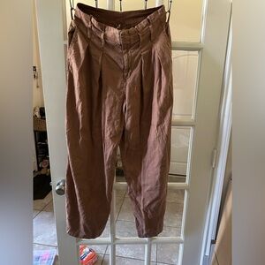 Free People size 6 women’s pleated waist pants light brownish/orange color Linen
